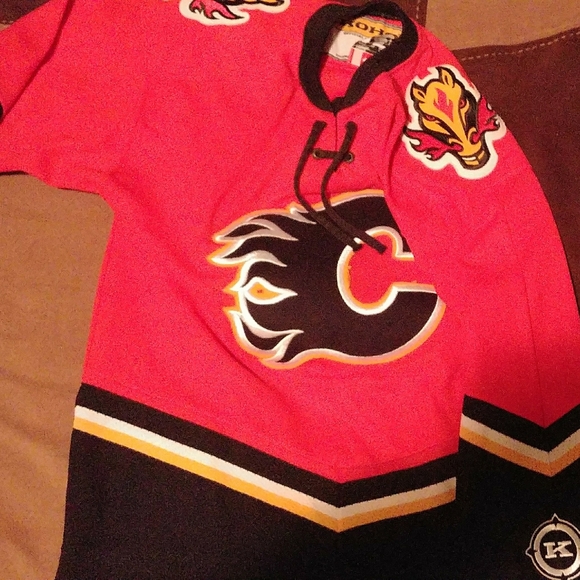 Calgary Flames jersey circa 2004 - Picture 2 of 4